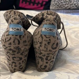 TOMS Leopard Print Wedge Shoes